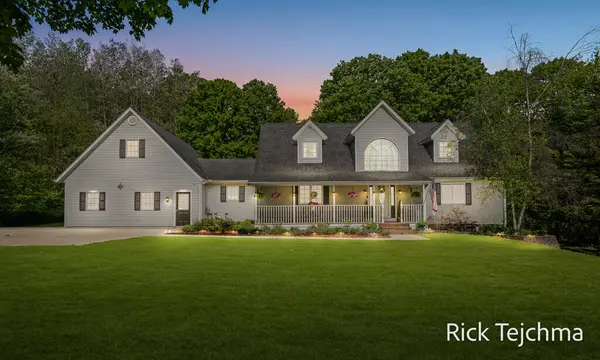 10345 Red Oak Ridge, Howard City, MI 49329
