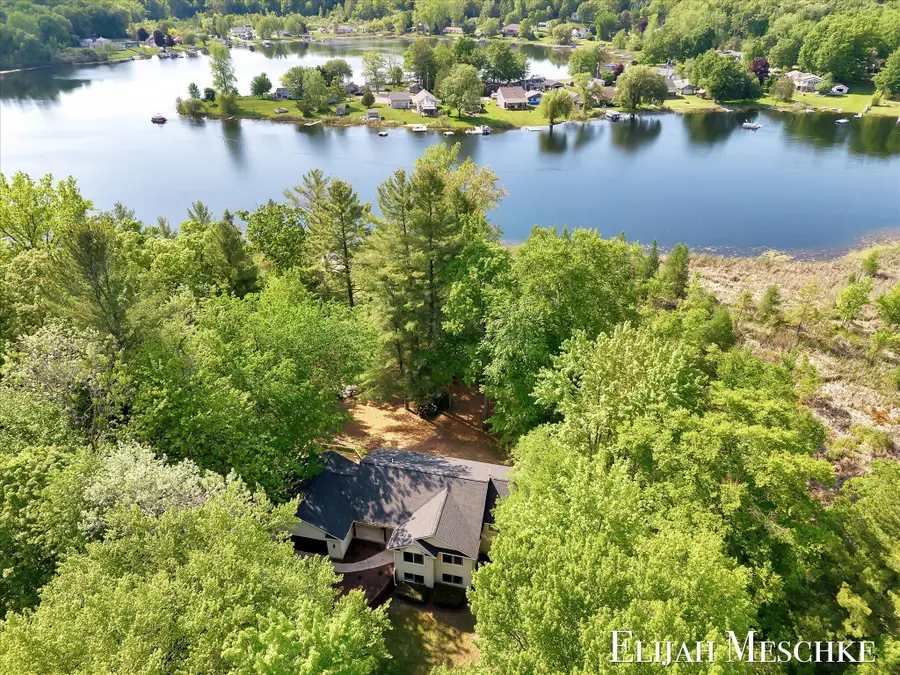 17610 Simmons Avenue Ne, Cedar Springs, MI 49319 - #3