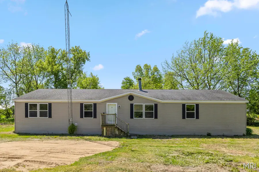 5950 S Grow Road, Sheridan, MI 48884 - #2