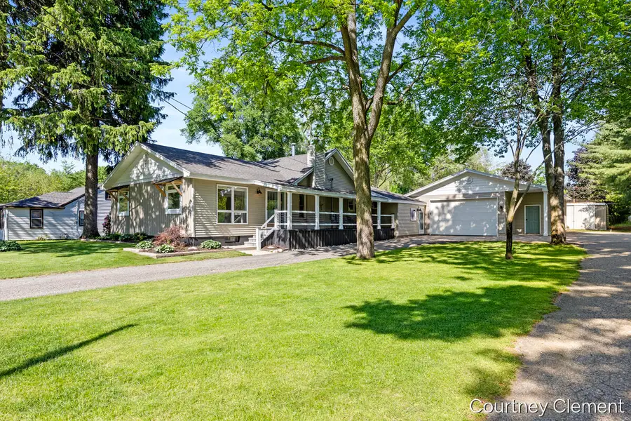 4996 Division Avenue N, Comstock Park, MI 49321 - #2