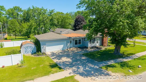286 Dartmouth Avenue, Holland, MI 49423