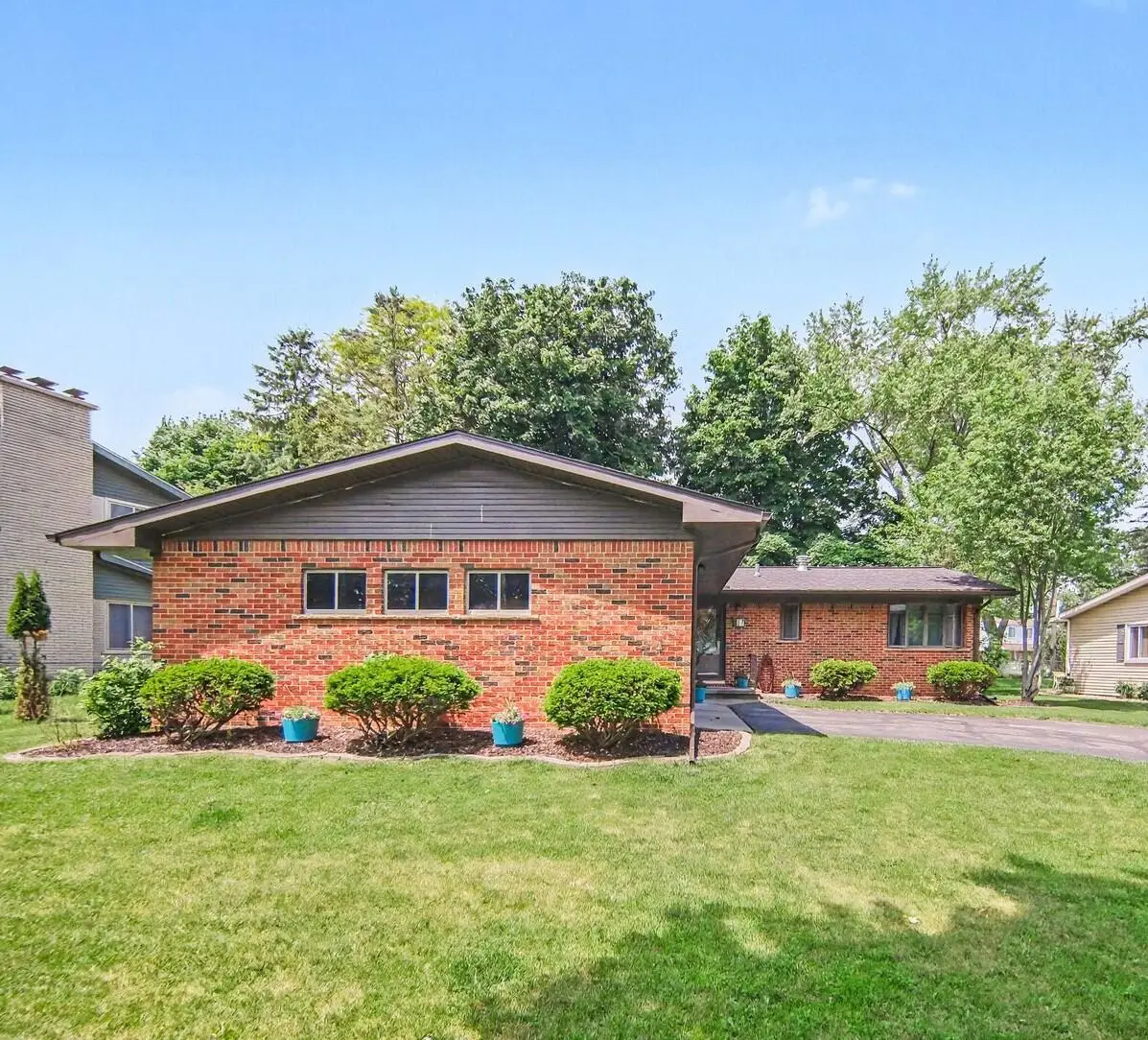 17 Sycamore Drive, Chelsea, MI 48118 - #1