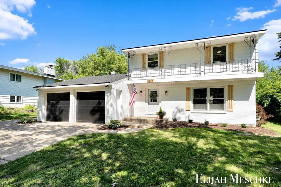 1738 Auburn Avenue Ne, Grand Rapids, MI 49505 - #2