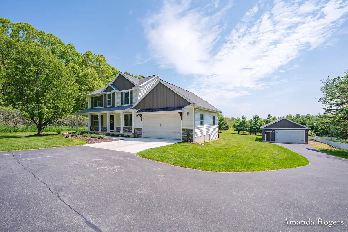 1072 Cumberland Avenue Se, Lowell, MI 49331 - #1