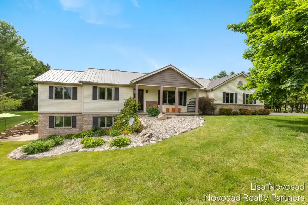 9865 Bergy Avenue Se, Alto, MI 49302
