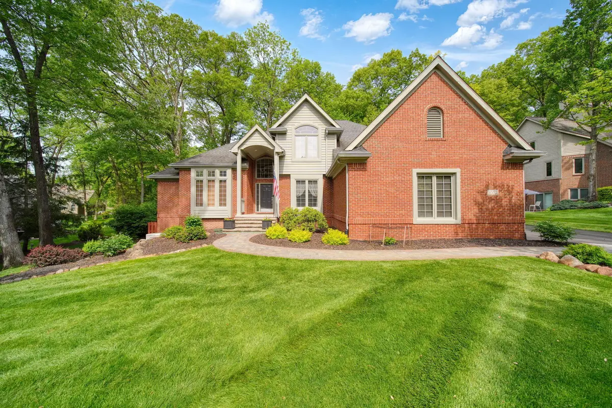8352 Alta Vista Drive, Pinckney, MI 48169 - #1