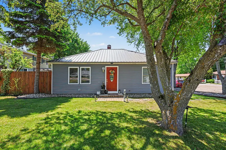 263 E 6th, Shelby, MI 49455 - #2