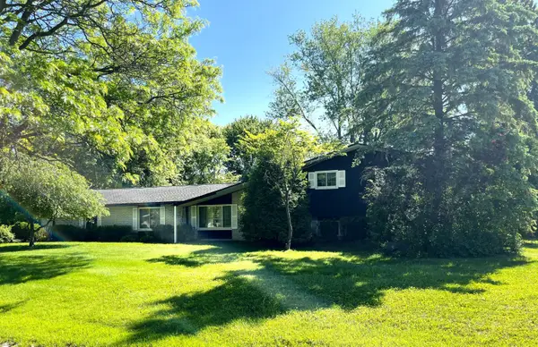 29360 Woodhaven Lane, Southfield, MI 48076