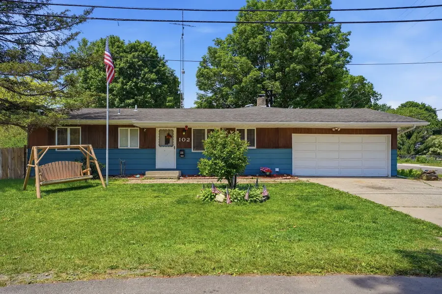 102 S Wendell Avenue, Hartford, MI 49057 - #2