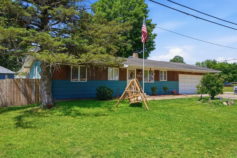 102 S Wendell Avenue, Hartford, MI 49057 - #3