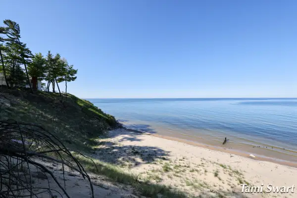 3383 Winnetaska Road, Norton Shores, MI 49441
