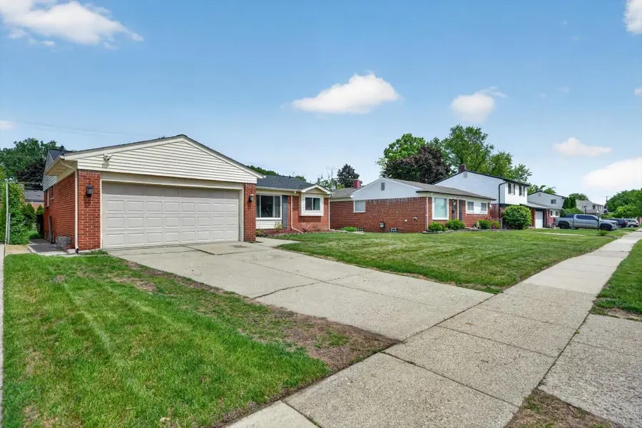38560 Mason Street, Livonia, MI 48154 - #3