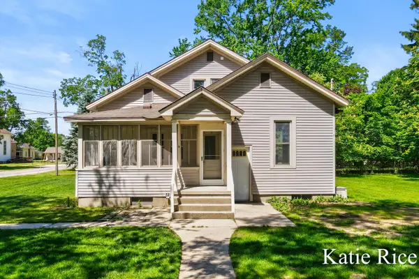 220 E Elliott Street, Whitehall, MI 49461