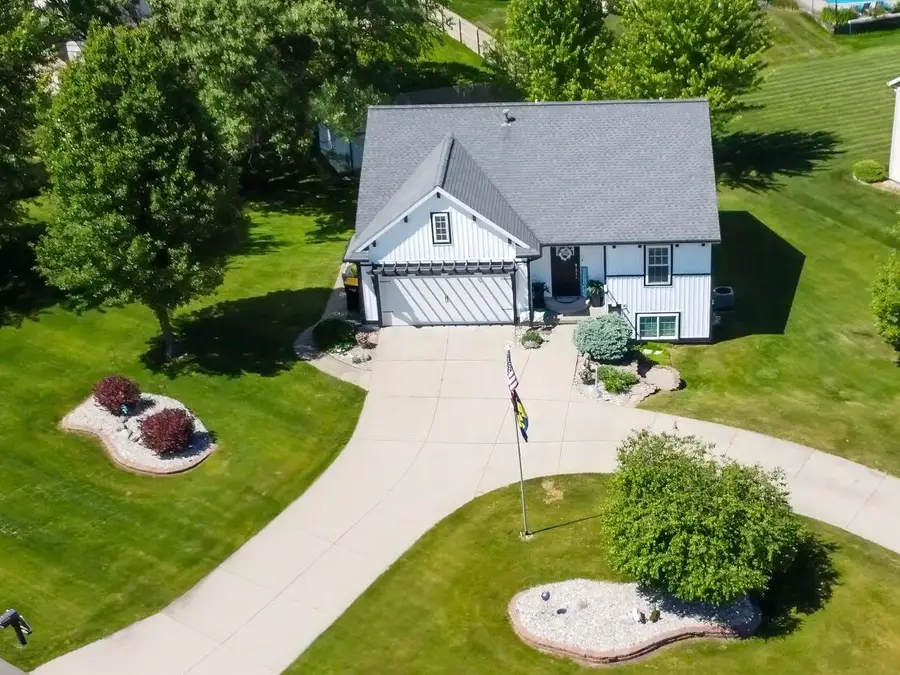 8713 Willow Creek Drive, Jenison, MI 49428 - #2