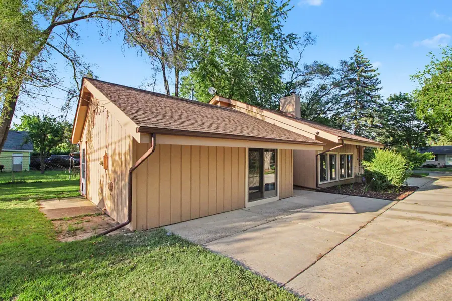 9425 Lamont Street, Livonia, MI 48150 - #3