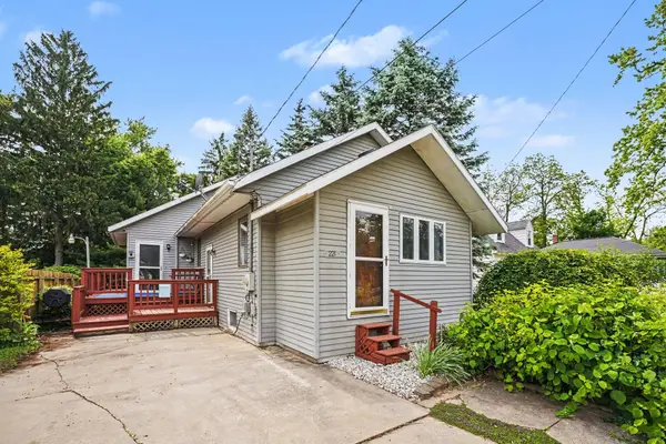 221 Nelson Avenue, Kalamazoo, MI 49006