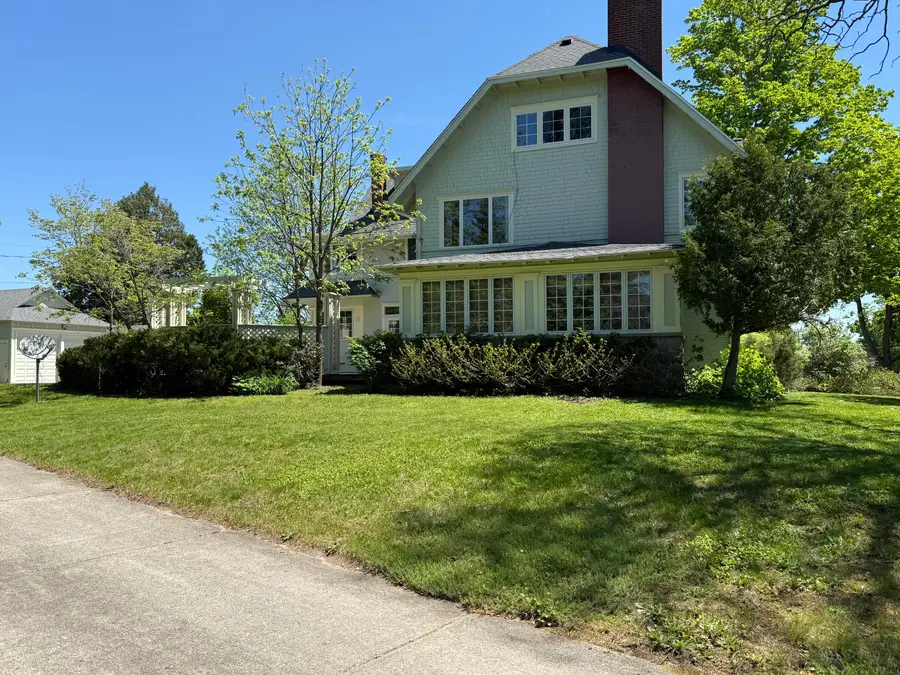 430 W Upton Avenue, Reed City, MI 49677 - #3