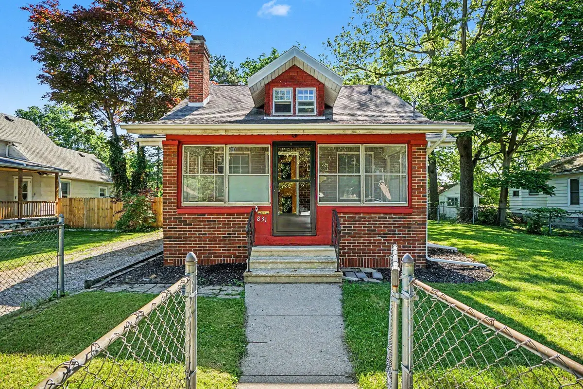 831 Bush Street, Jackson, MI 49202 - #1