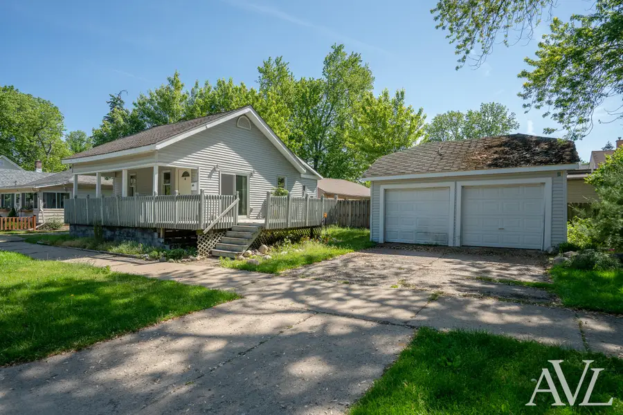 826 Lincoln Avenue Nw, Grand Rapids, MI 49504 - #2