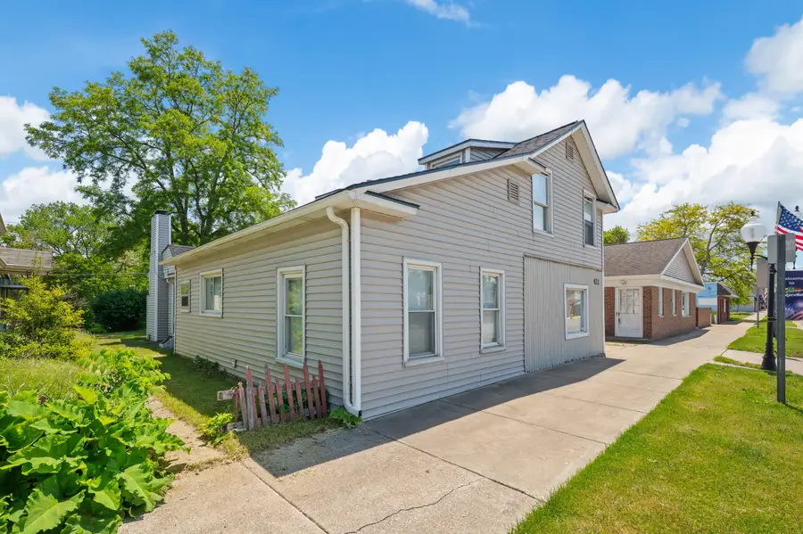 422 N Main Street, Watervliet, MI 49098 - #2