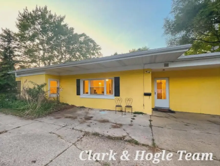 105 S Prospect Street, Saint Johns, MI 48879 - #2