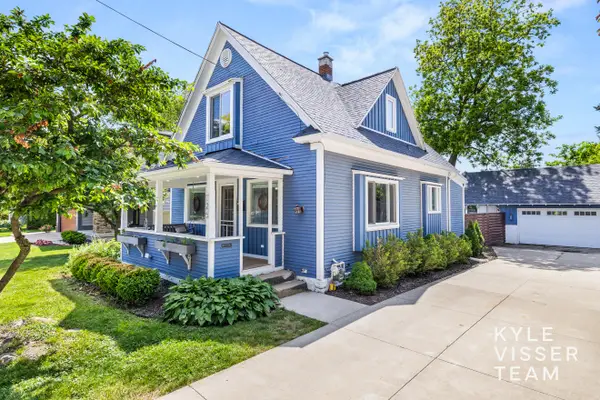 725 Gladstone Drive Se, East Grand Rapids, MI 49506