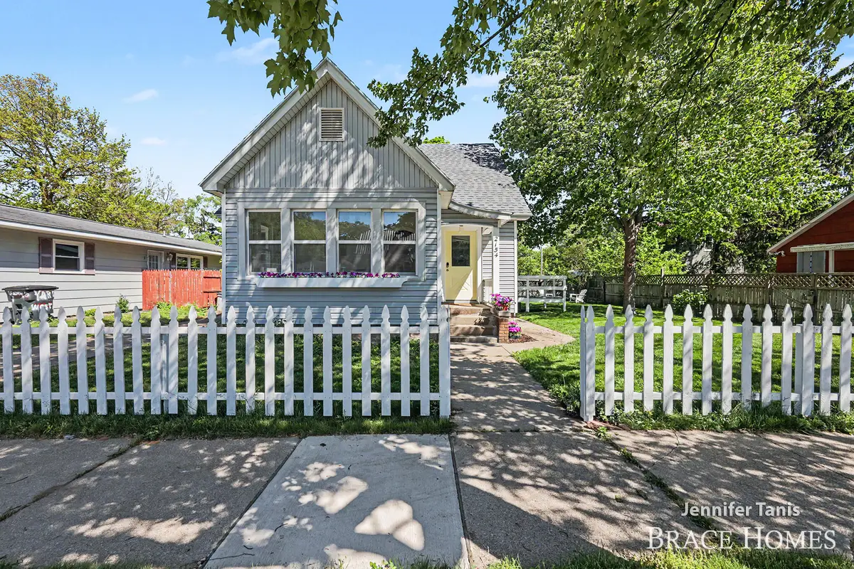 2154 Morton Avenue, Muskegon, MI 49441 - #1