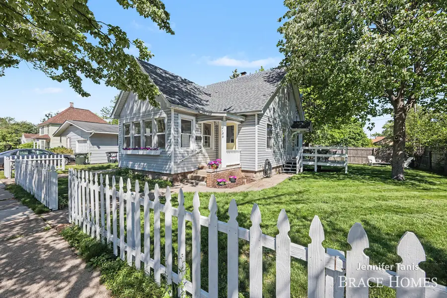 2154 Morton Avenue, Muskegon, MI 49441 - #3