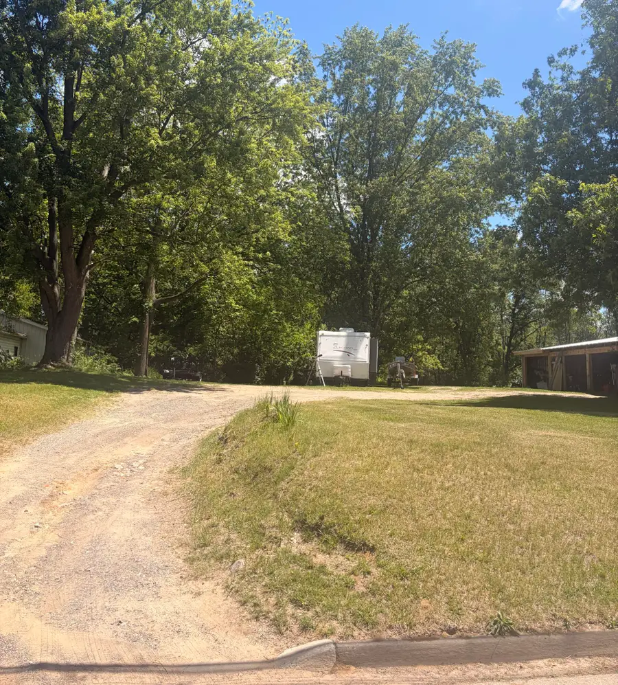 627 Fairyland Avenue, Jackson, MI 49202 - #2
