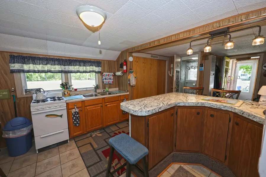 66205 94th Avenue, Dowagiac, MI 49047 - #3