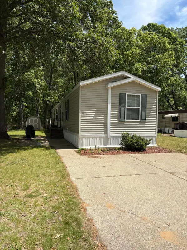 490 S Sunshine Lane, Muskegon, MI 49442