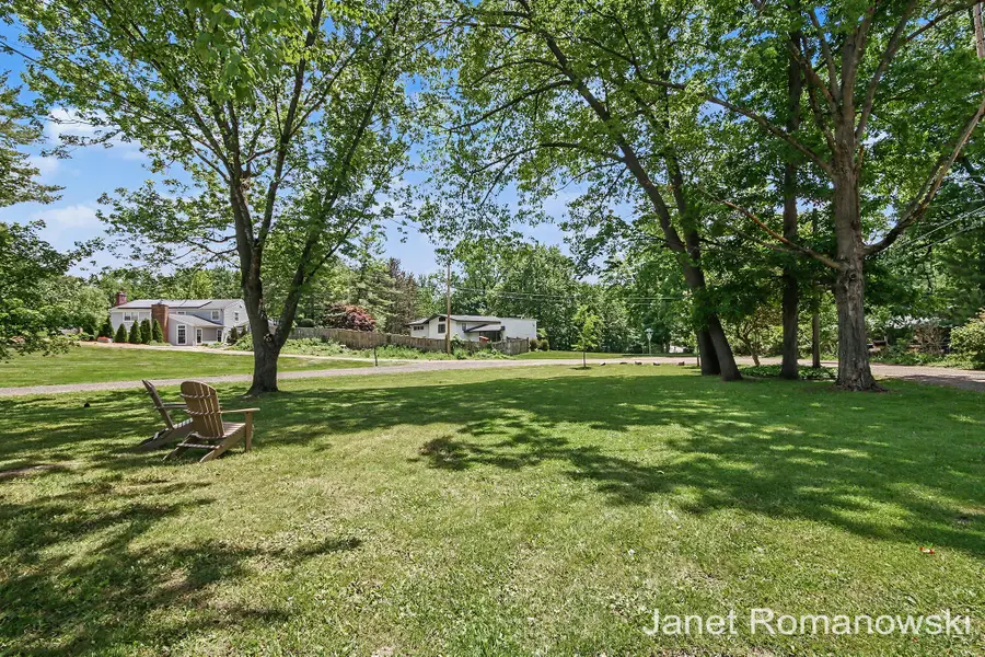 324 Pioneer Club Road Se, Grand Rapids, MI 49506 - #2