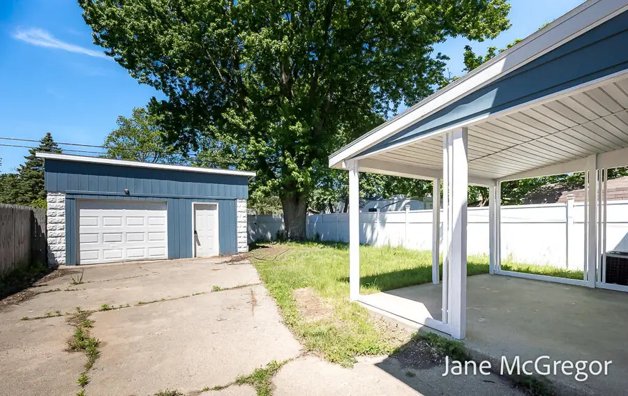 2023 Henry Street, Muskegon, MI 49441 - #3