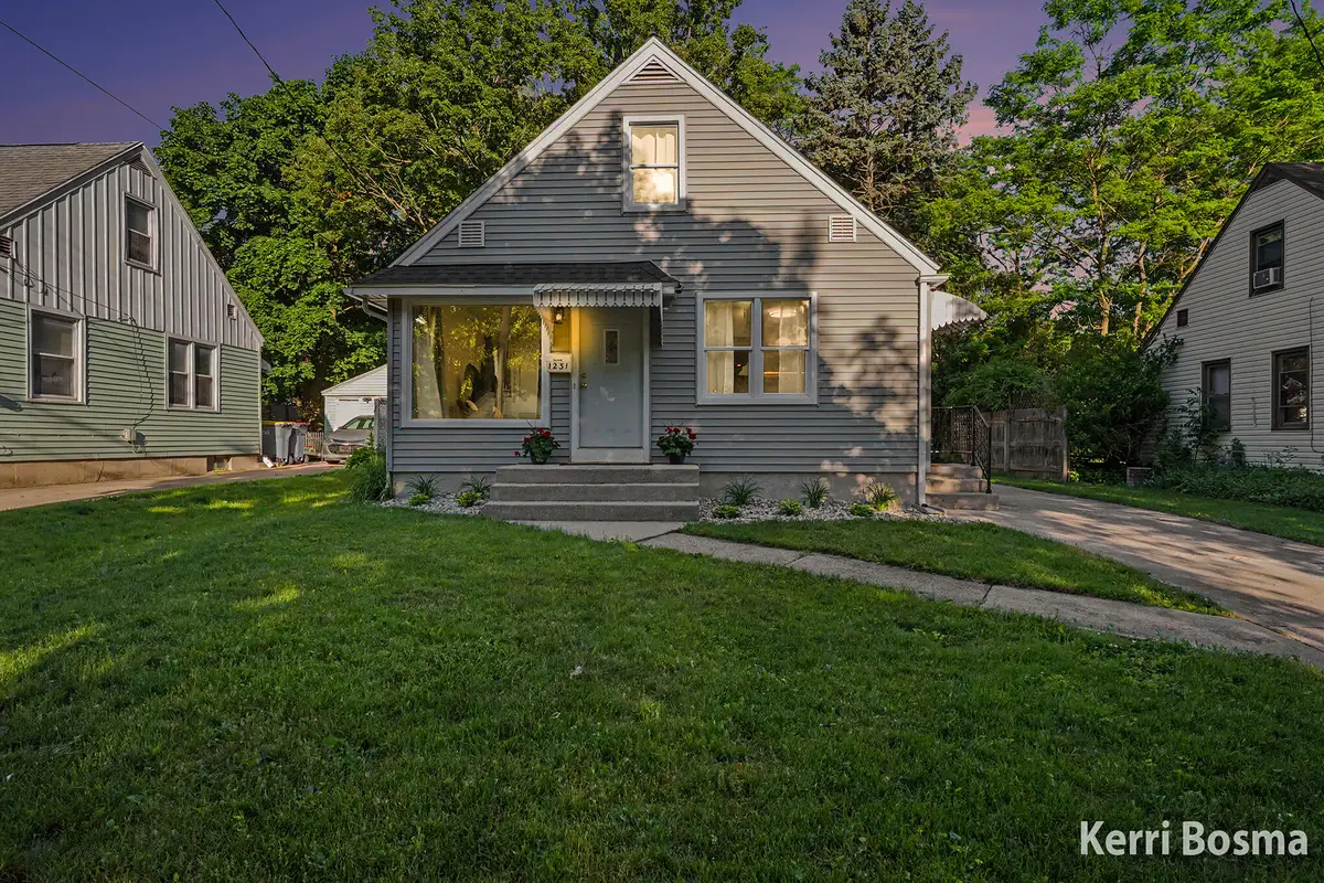 1231 Burke Avenue Ne, Grand Rapids, MI 49505 - #1