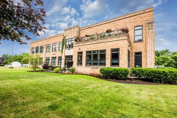 2214 S State Street #104, St. Joseph, MI 49085
