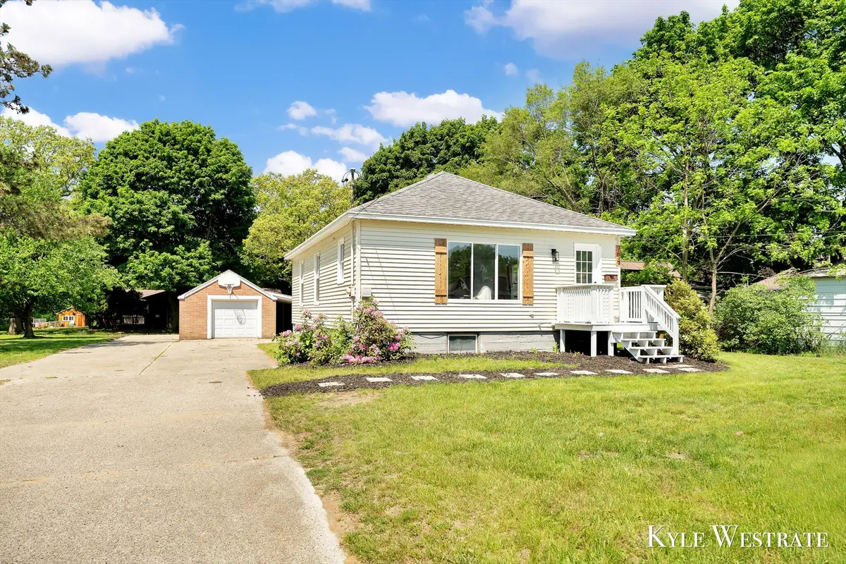 709 N Fifth Street, Greenville, MI 48838 - #1