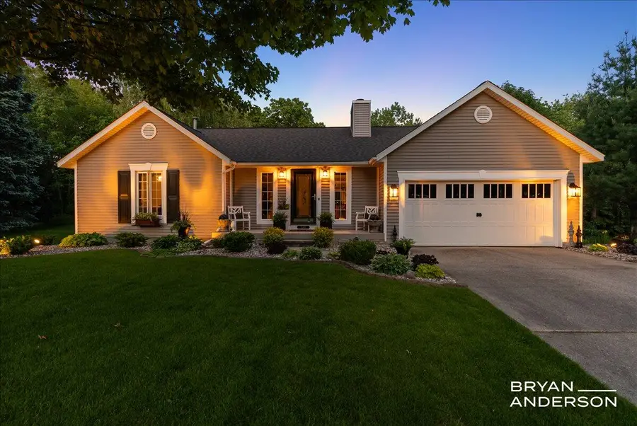 6260 Arroyo Vista Drive Ne, Rockford, MI 49341 - #2