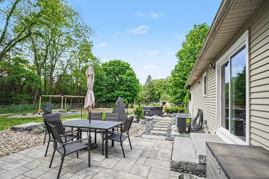 49206 Ye Olde Woods, Mattawan, MI 49071 - #2