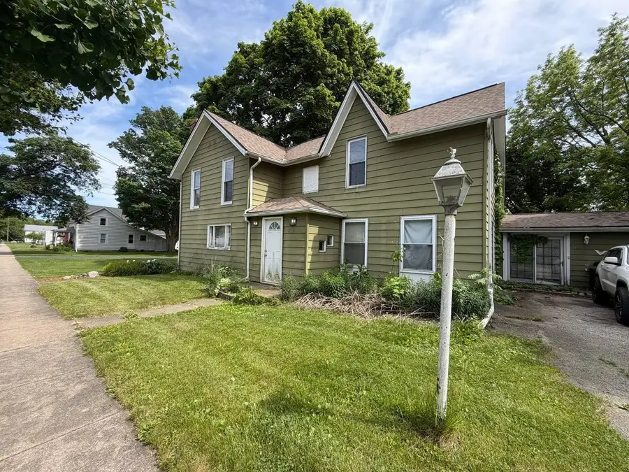 831 W Hanover Street, Marshall, MI 49068 - #2