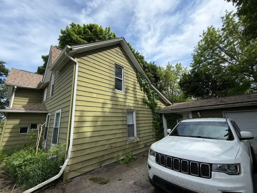 831 W Hanover Street, Marshall, MI 49068 - #3