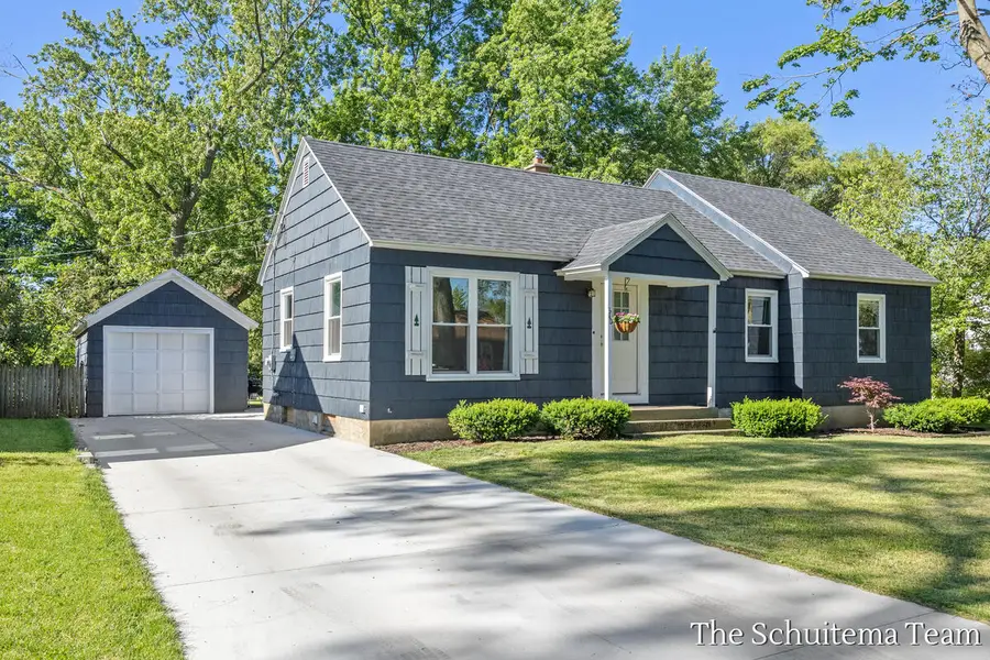 640 E 11th Street, Holland, MI 49423 - #2