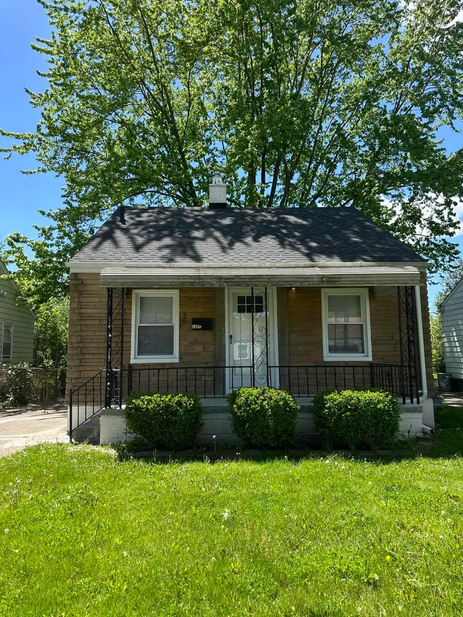 19348 Washtenaw Street, Harper Woods, MI 48225 - #2