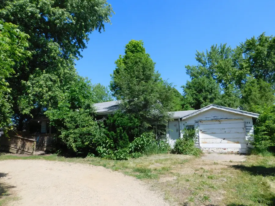 920 E Hoffman Street, Three Rivers, MI 49093 - #2