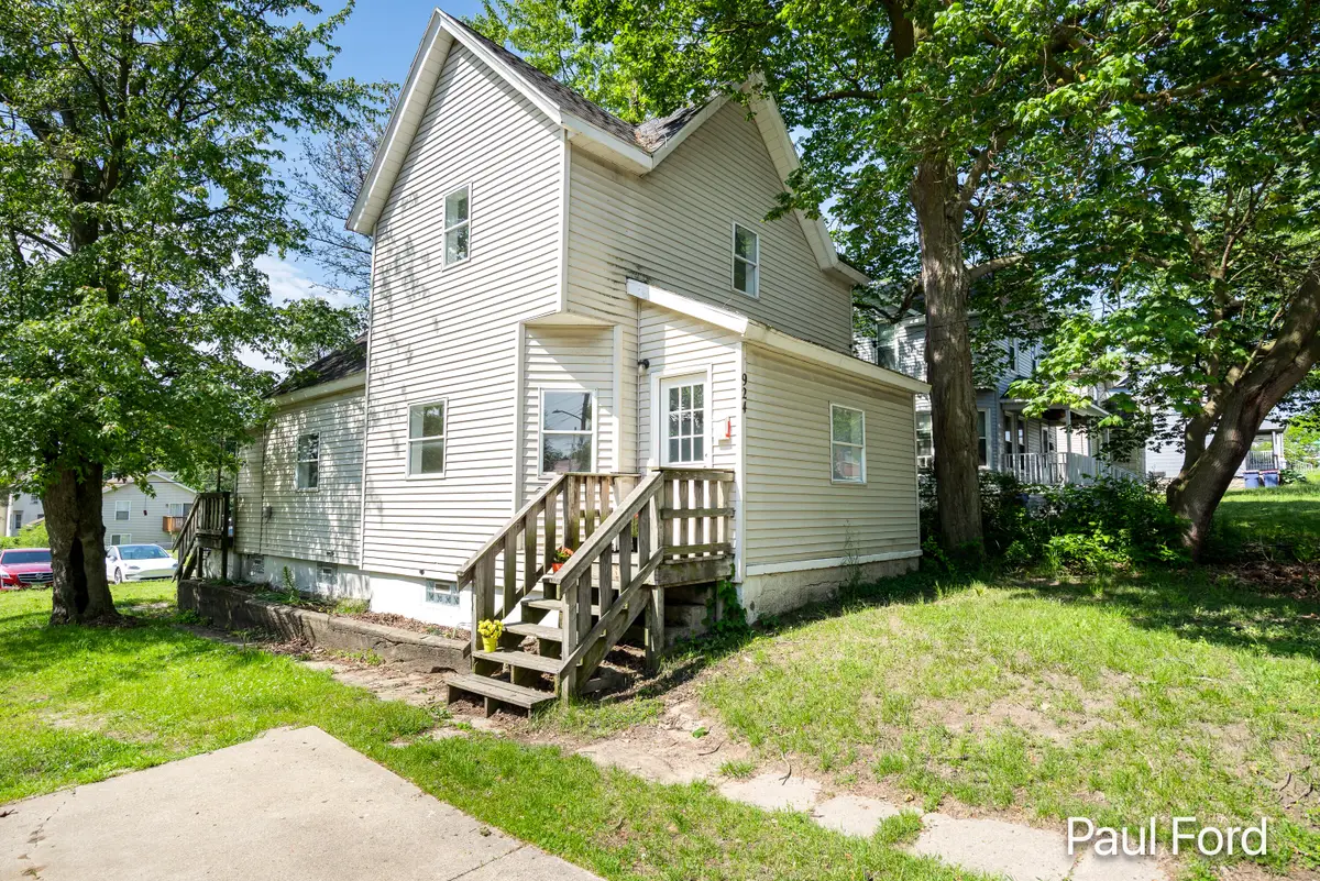 924 Hall Street Se, Grand Rapids, MI 49507 - #1