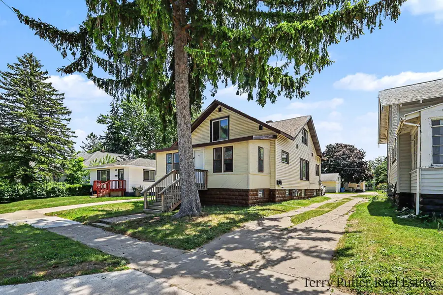 1093 W Southern Avenue, Muskegon, MI 49441 - #3