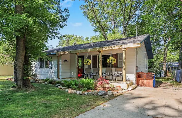 21 N Clymer Street, Pentwater, MI 49449
