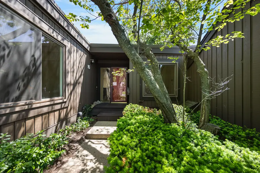 15 Haverhill Court, Ann Arbor, MI 48105 - #2