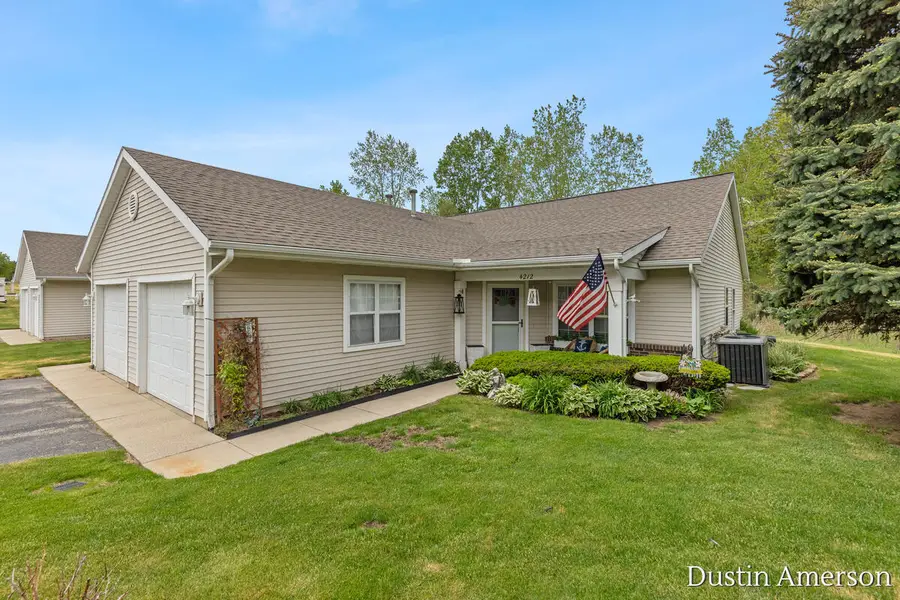 4212 Peak Lane Ne, Grand Rapids, MI 49525 - #2