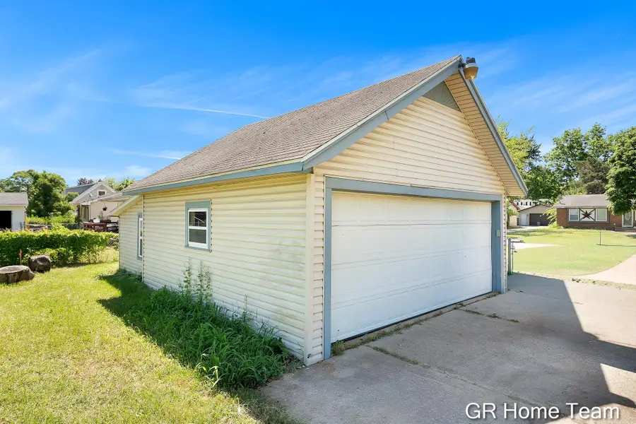 3744 Clyde Park Avenue Sw, Wyoming, MI 49509 - #3