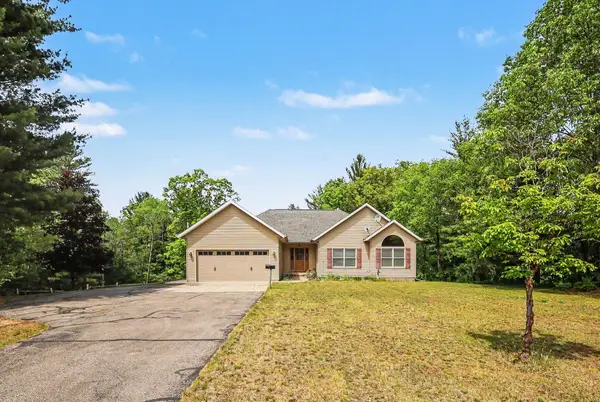 5620 Ryerson Road, Twin Lake, MI 49457